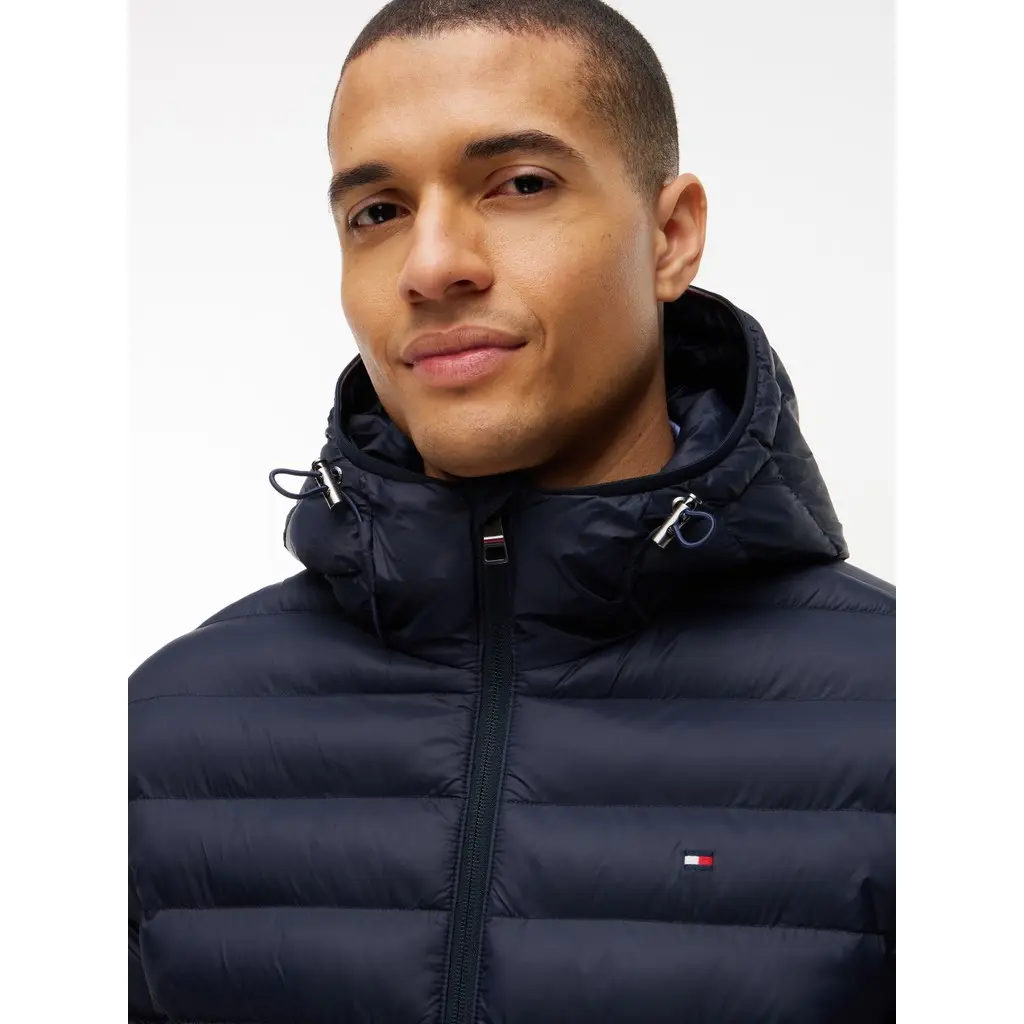 Tommy-Hilfiger-miesten-tummansininen-kevyttoppatakki