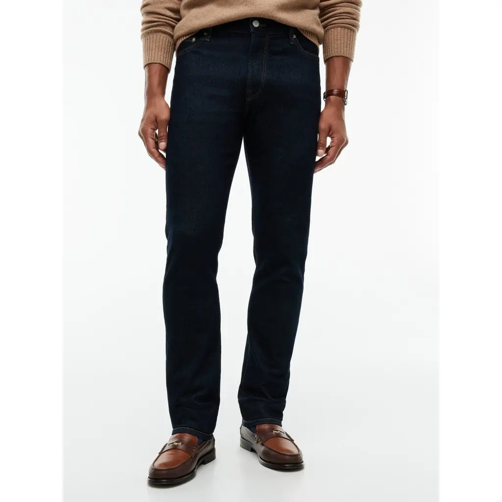 Tommy-Hilfiger-miesten-tummansiniset-tasavariset-farkut-ruskealla-tikkauksella