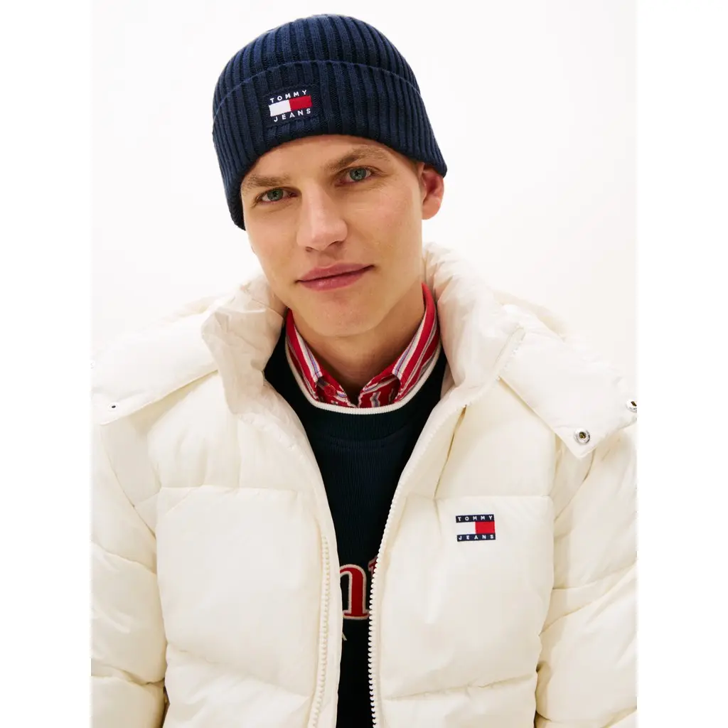 Tommy-Jeans-tummansininen-neulepipo-miehille