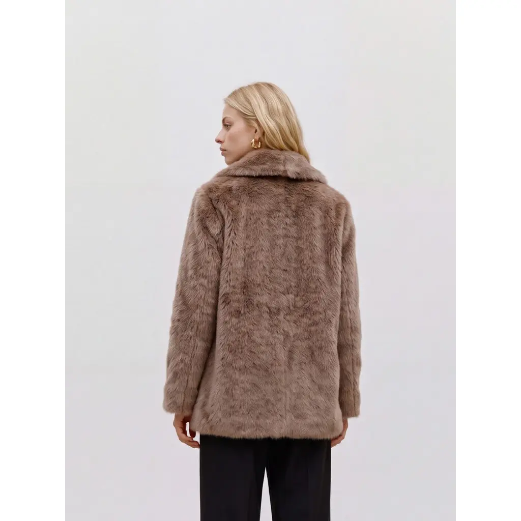 VERO-MODA-naisten-ruskea-tekoturkistakki-10333912