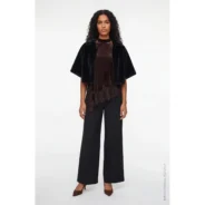 Vila-musta-keinokarva-bolero-cape-juhlaan